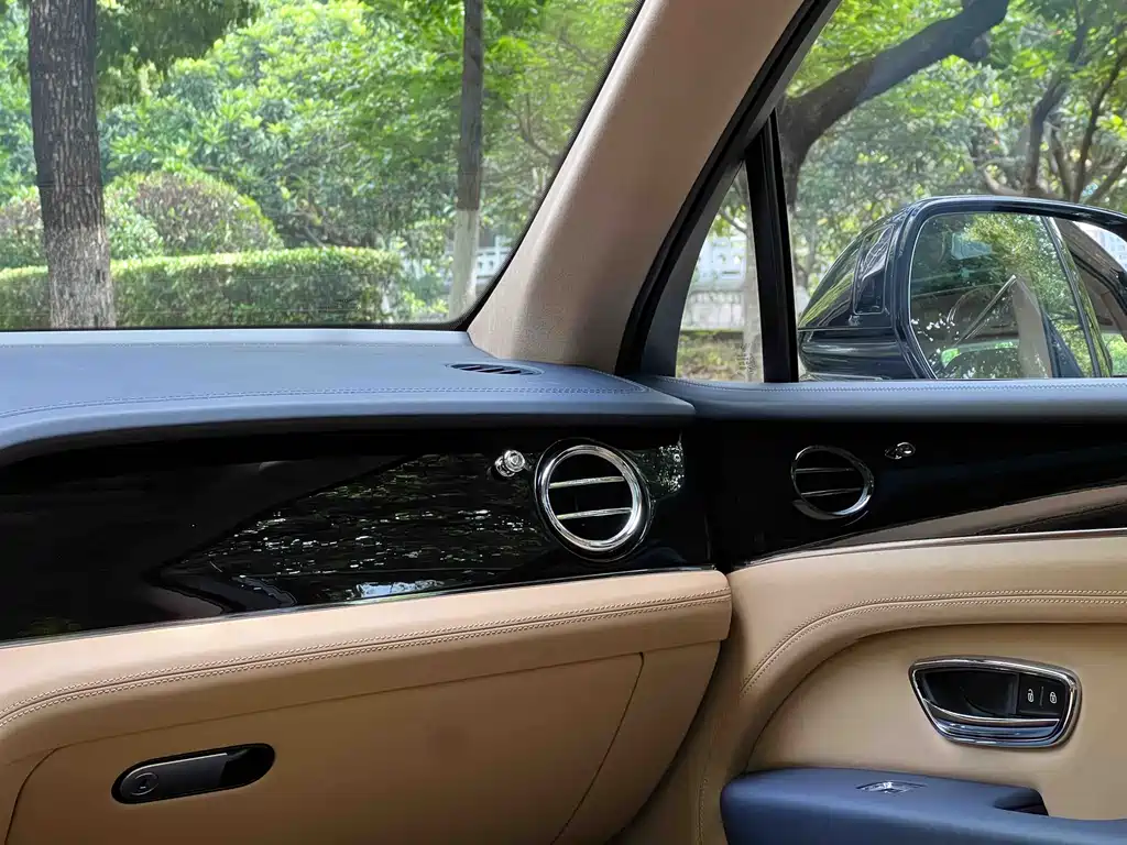 Bentley Bentayga 2024 4.0T V8 2024 - thumbnail 19