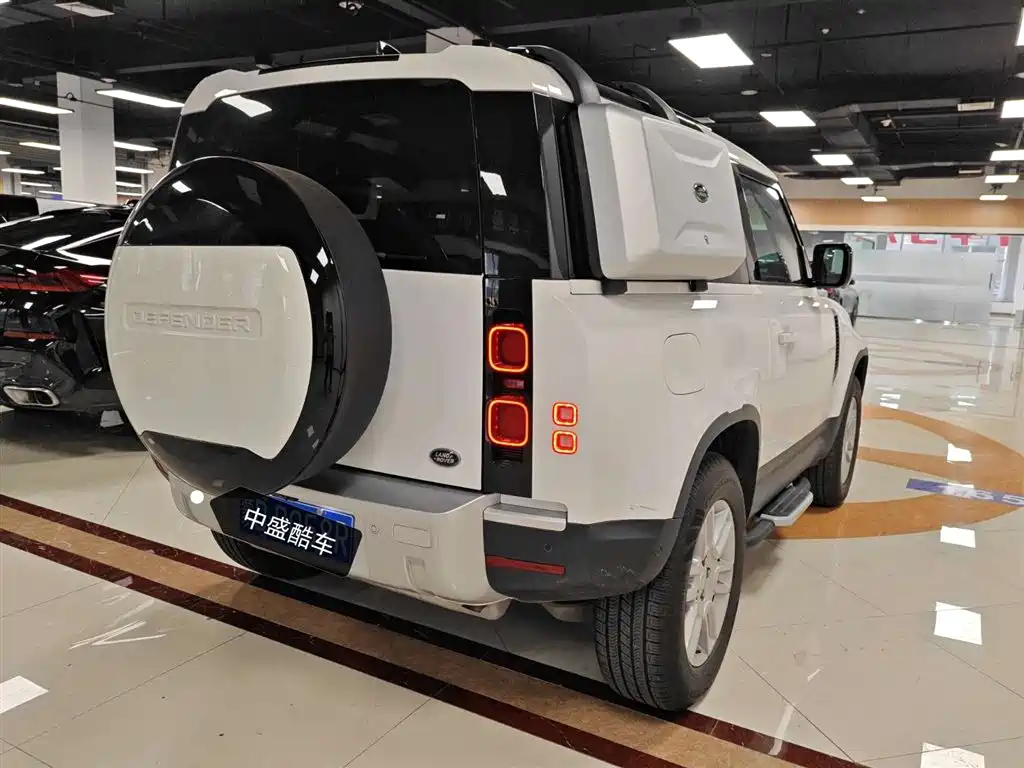 Land Rover Land Rover Defender 2024 90 2.0T P300 S 2024 - thumbnail 9