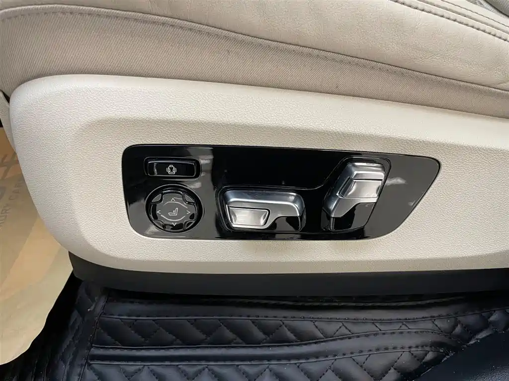 BMW 宝马X5(进口) 2019款 xDrive40i 尊享型 M运动套装 2020 - thumbnail 11