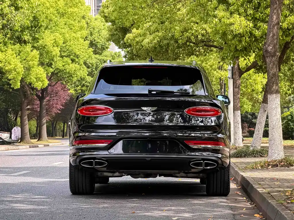 Bentley Bentayga 2022 4.0T V8 2023 - thumbnail 4