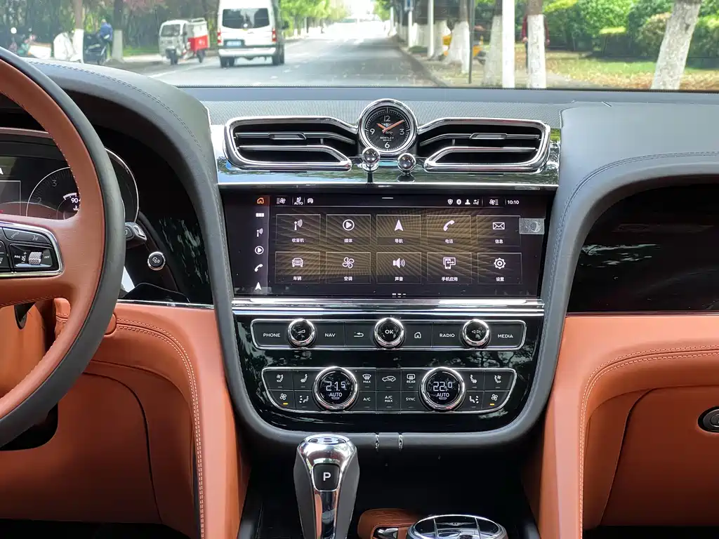Bentley Bentayga 2022 4.0T V8 2023 - thumbnail 17