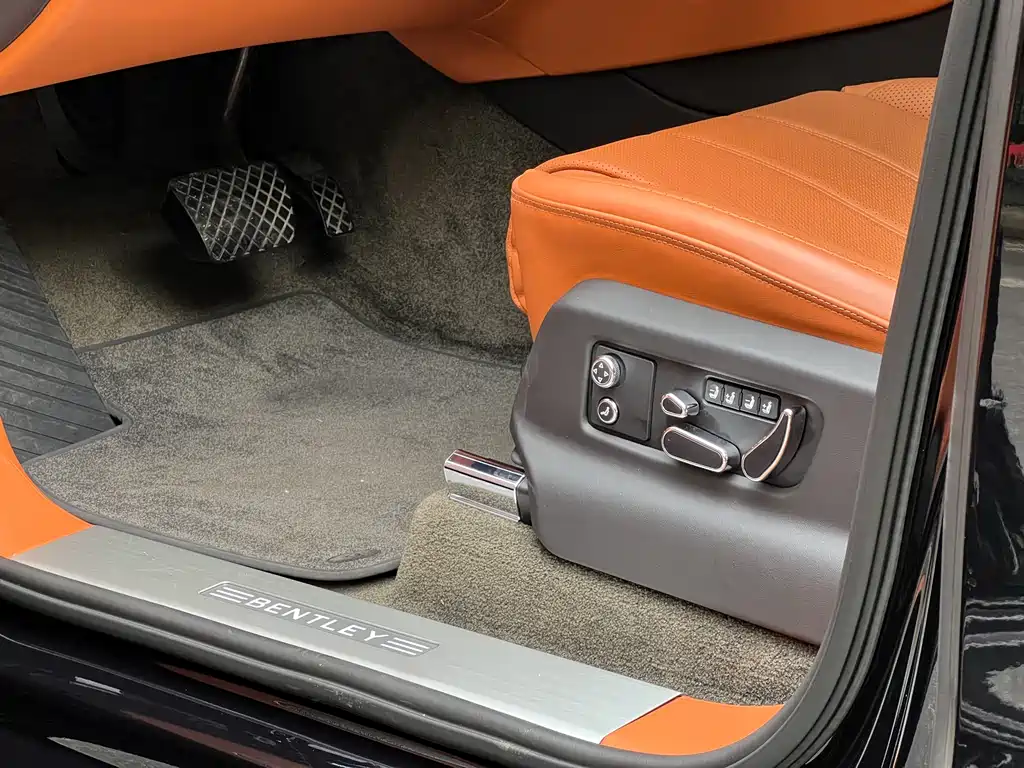 Bentley Bentayga 2022 4.0T V8 2023 - thumbnail 22