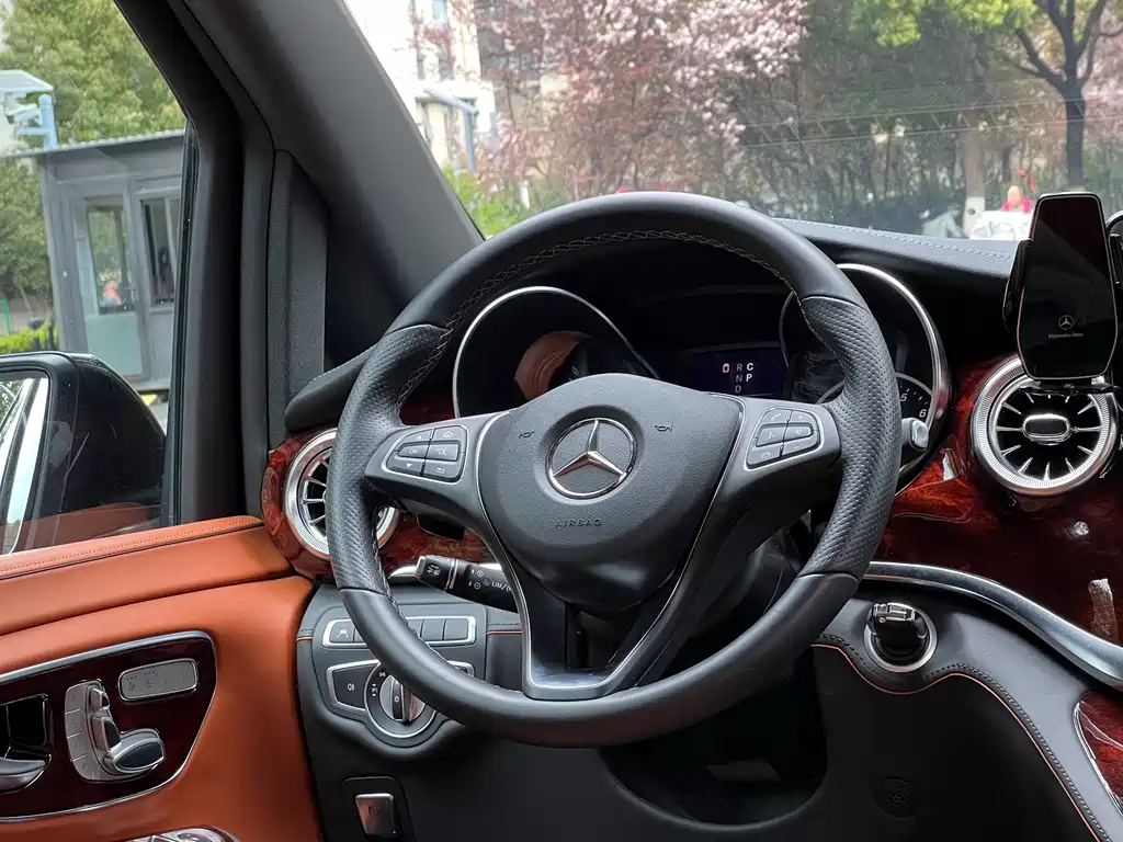 Mercedes-Benz Mercedes-Benz V-Class 2022 V 260 L Long Wheelbase Luxury Edition 2024 - thumbnail 13