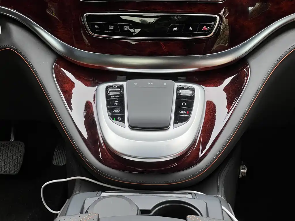 Mercedes-Benz Mercedes-Benz V-Class 2022 V 260 L Long Wheelbase Luxury Edition 2024 - thumbnail 15
