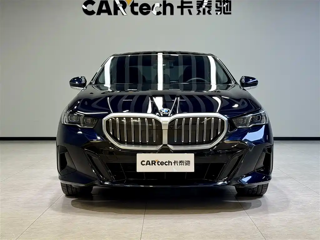 BMW BMW 5 Series 2025 530Li Exclusive M Sport Package 2025 - thumbnail 3