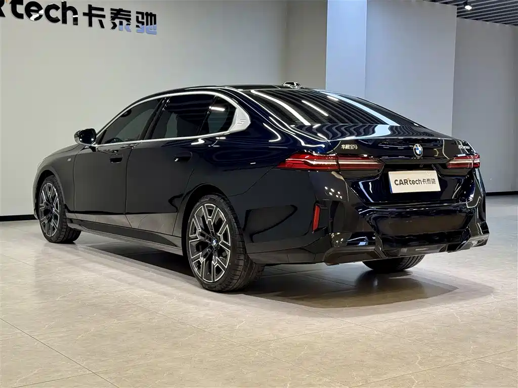 BMW BMW 5 Series 2025 530Li Exclusive M Sport Package 2025 - thumbnail 6