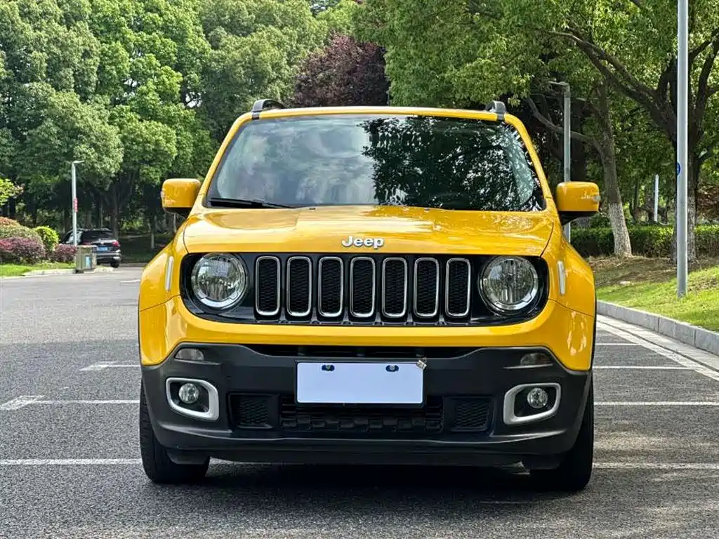Jeep Jeep Renegade 2018 Interconnected Large Screen Edition 180T Automatic High Energy Edition 2019 - thumbnail 3