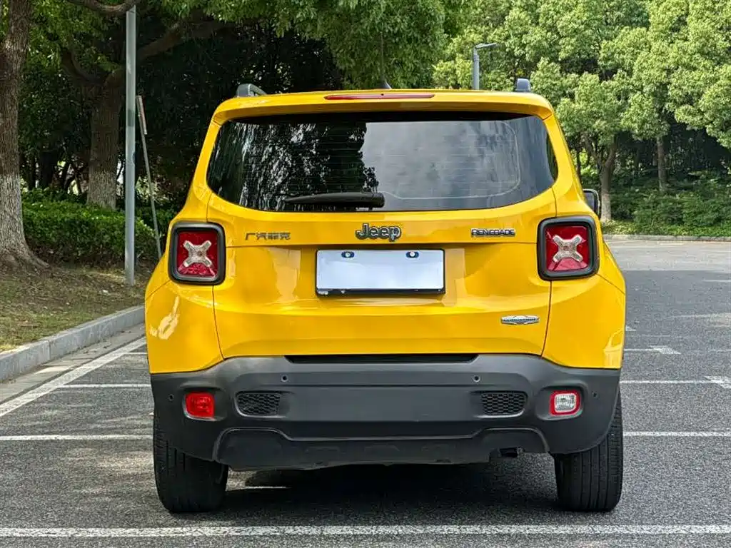 Jeep Jeep Renegade 2018 Interconnected Large Screen Edition 180T Automatic High Energy Edition 2019 - thumbnail 5