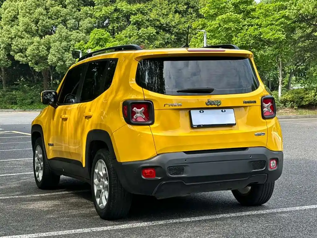 Jeep Jeep Renegade 2018 Interconnected Large Screen Edition 180T Automatic High Energy Edition 2019 - thumbnail 6