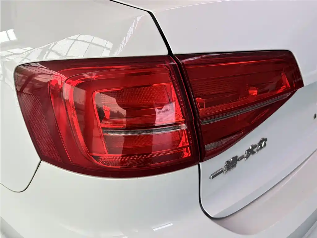 Volkswagen Volkswagen Sagitar 2018 180TSI DSG Zhenxiang Edition 2017 - thumbnail 8