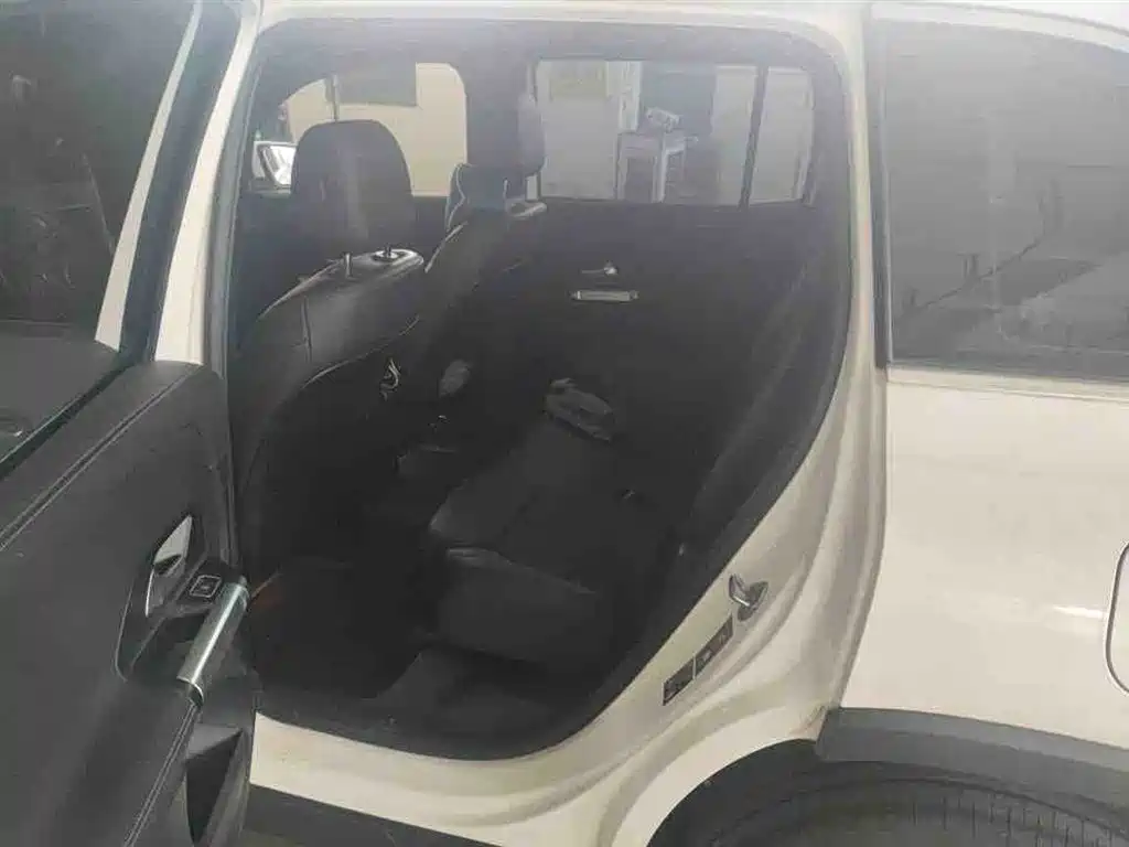 Mercedes-Benz Mercedes-Benz GLB 200 Fashion Edition 2022 Facelift 2022 - thumbnail 19