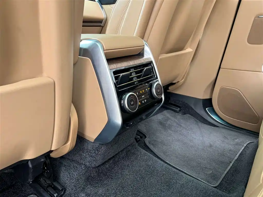 Land Rover Range Rover 2024 3.0L L6 400PS Autobiography LWB 7-Seater 2025 - thumbnail 6