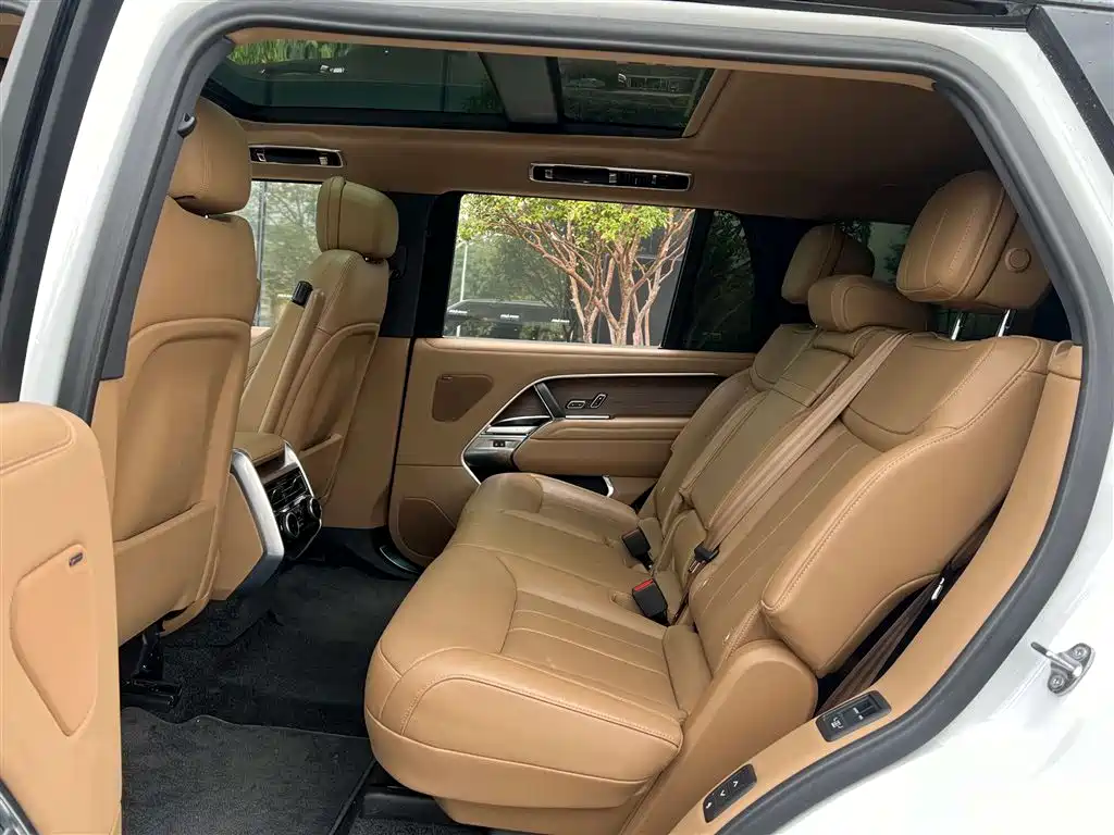 Land Rover Range Rover 2024 3.0L L6 400PS Autobiography LWB 7-Seater 2025 - thumbnail 8