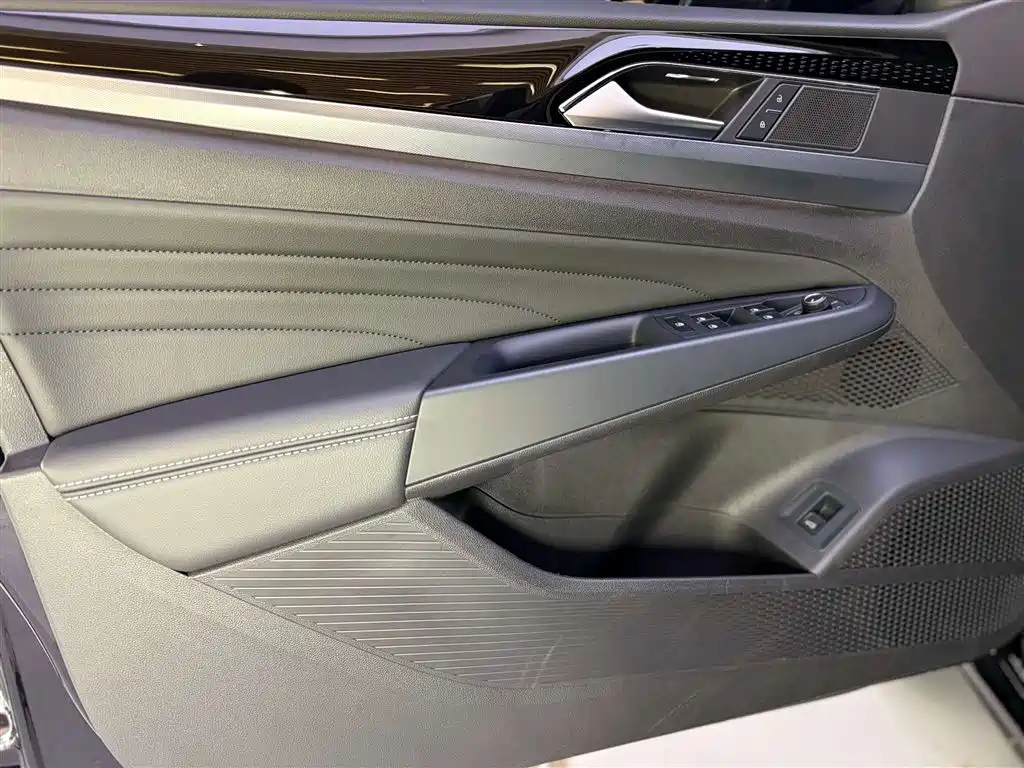 Volkswagen Passat 2024 380TSI Longyao Edition 2024 - thumbnail 12