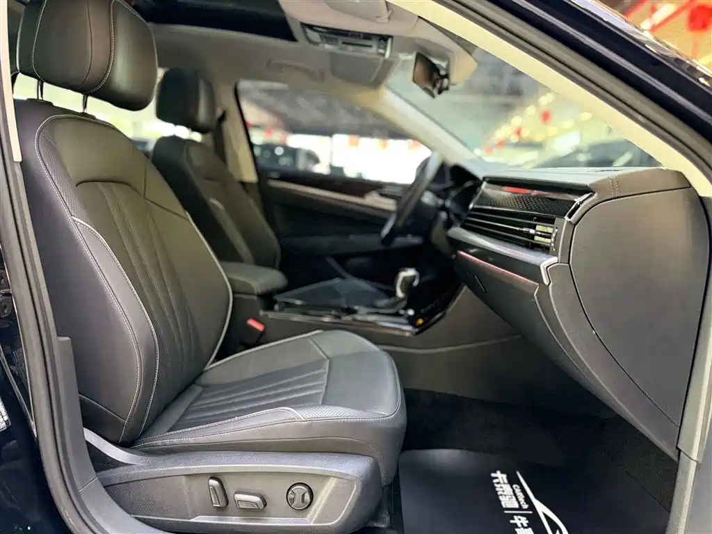 Volkswagen Passat 2024 380TSI Longyao Edition 2024 - thumbnail 14