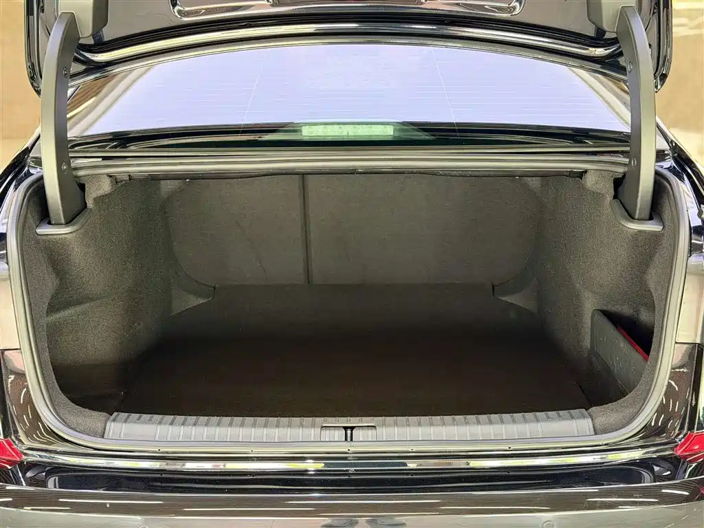 Volkswagen Passat 2024 380TSI Longyao Edition 2024 - thumbnail 18