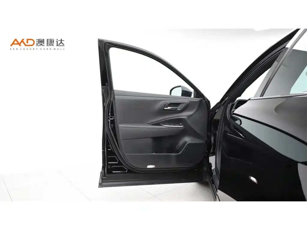 Toyota Crown SportCross 2.5 HEV FWD Premium Edition 2023 2024 - thumbnail 10