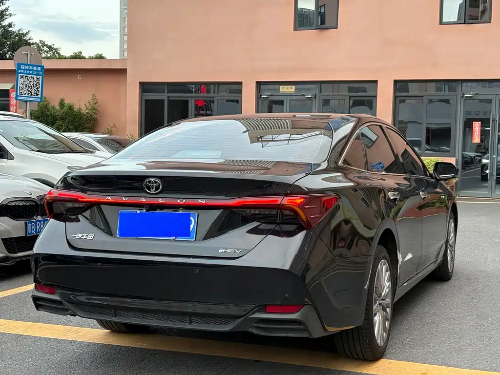 Toyota Toyota Avalon 2026 Hybrid 2.0L Luxury Edition 2026 - thumbnail 4