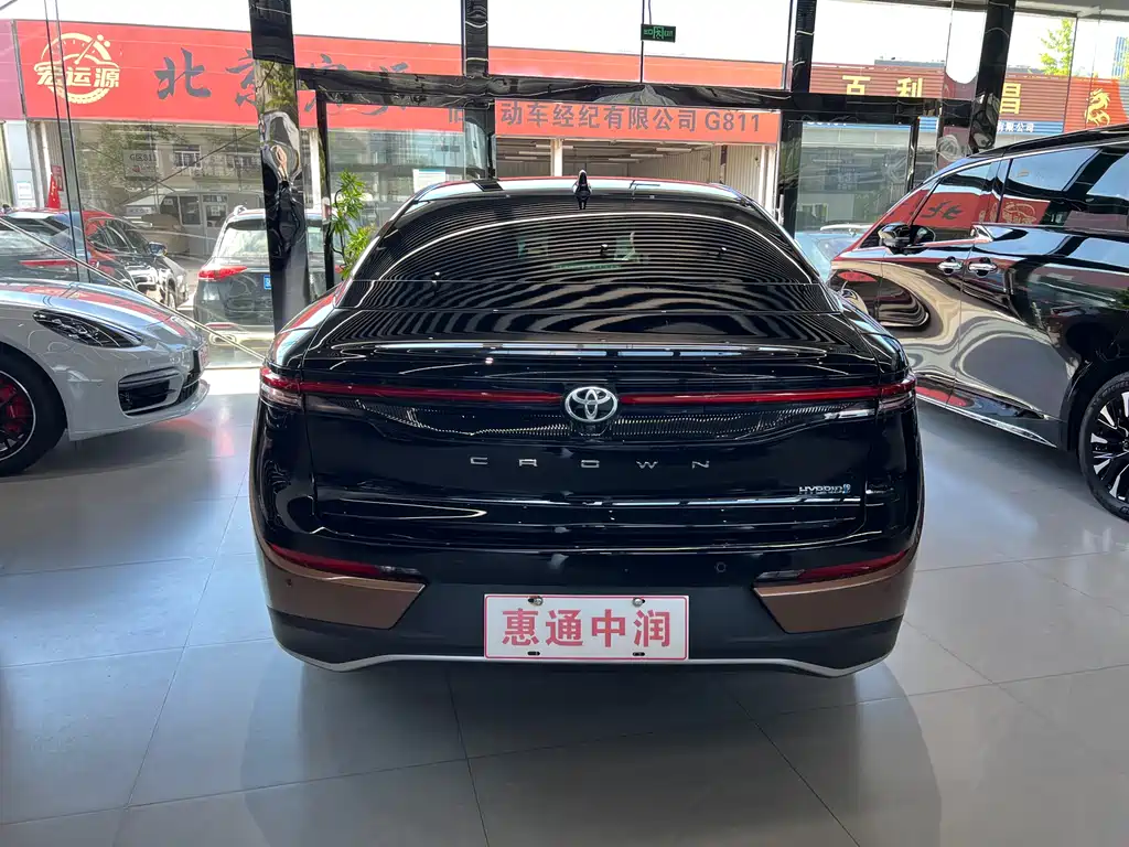 Toyota Crown SportCross 2.5L HEV FWD 2025 - thumbnail 5