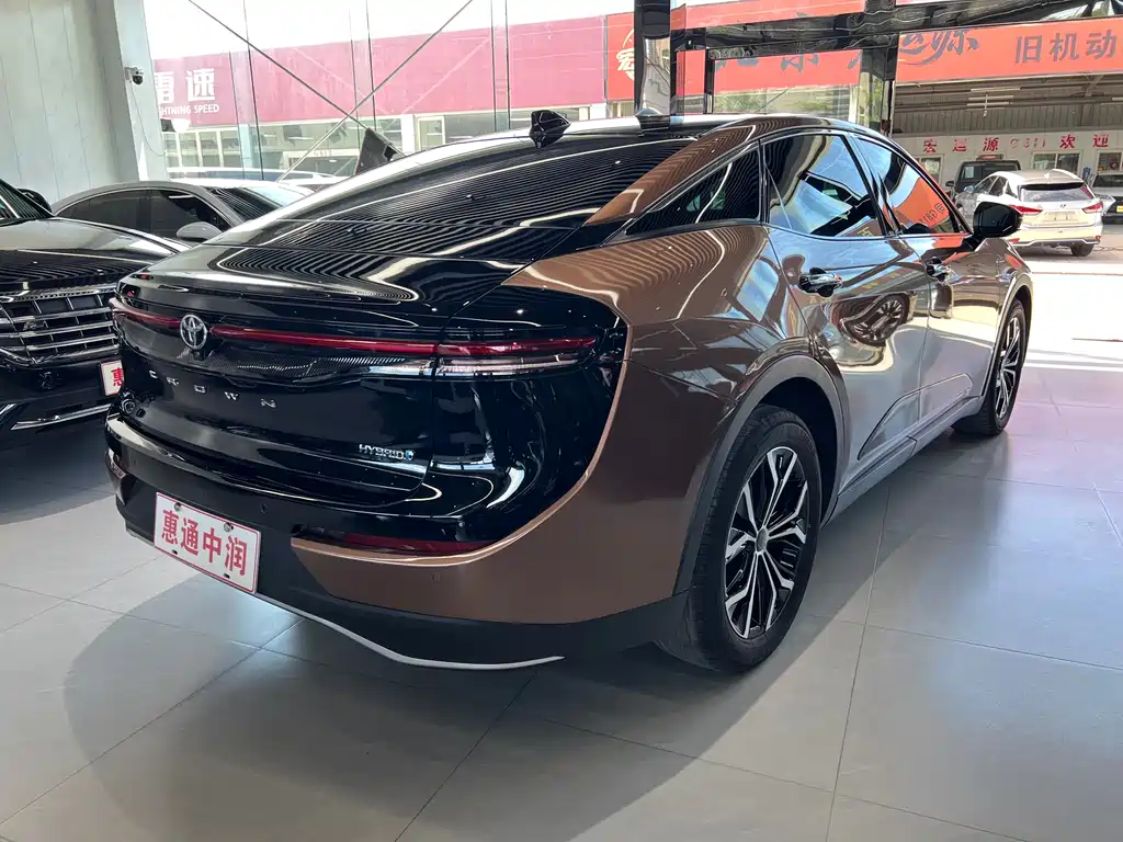 Toyota Crown SportCross 2.5L HEV FWD 2025 - thumbnail 6