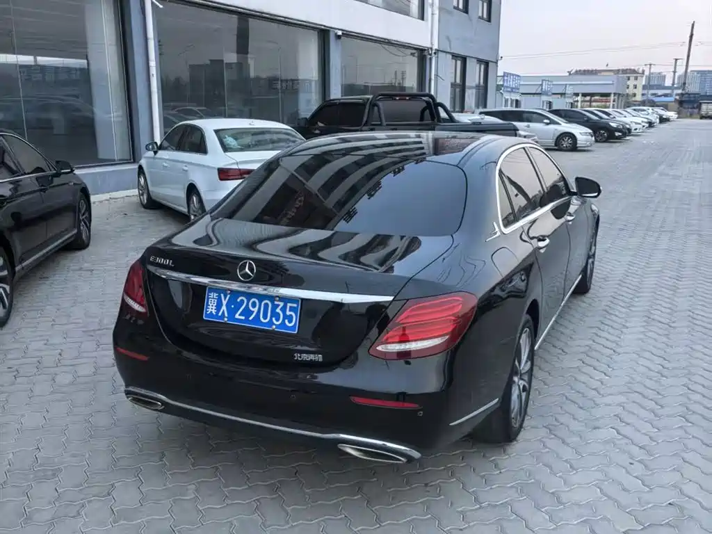 Mercedes-Benz Mercedes-Benz E-Class 2017 E 300 L Sport Fashion 2017 - thumbnail 3