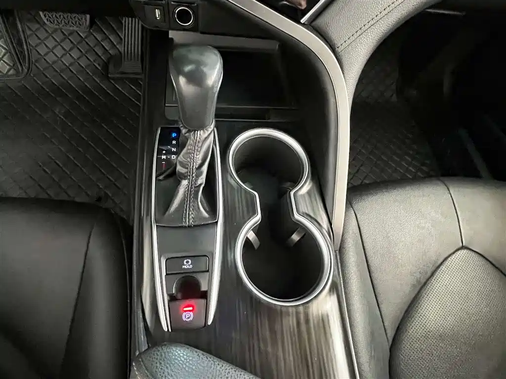 Toyota Camry 2021 2.0G Luxury Edition 2021 - thumbnail 18