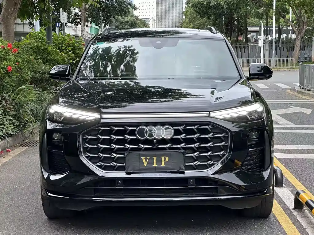 Audi Audi Q6 45 TFSI quattro Black Warrior Edition 6-Seater 2023 - thumbnail 2