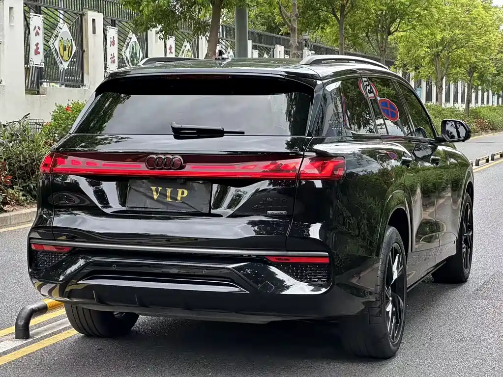 Audi Audi Q6 45 TFSI quattro Black Warrior Edition 6-Seater 2023 - thumbnail 7