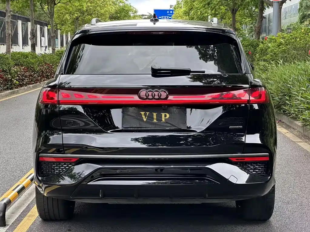 Audi Audi Q6 45 TFSI quattro Black Warrior Edition 6-Seater 2023 - thumbnail 8