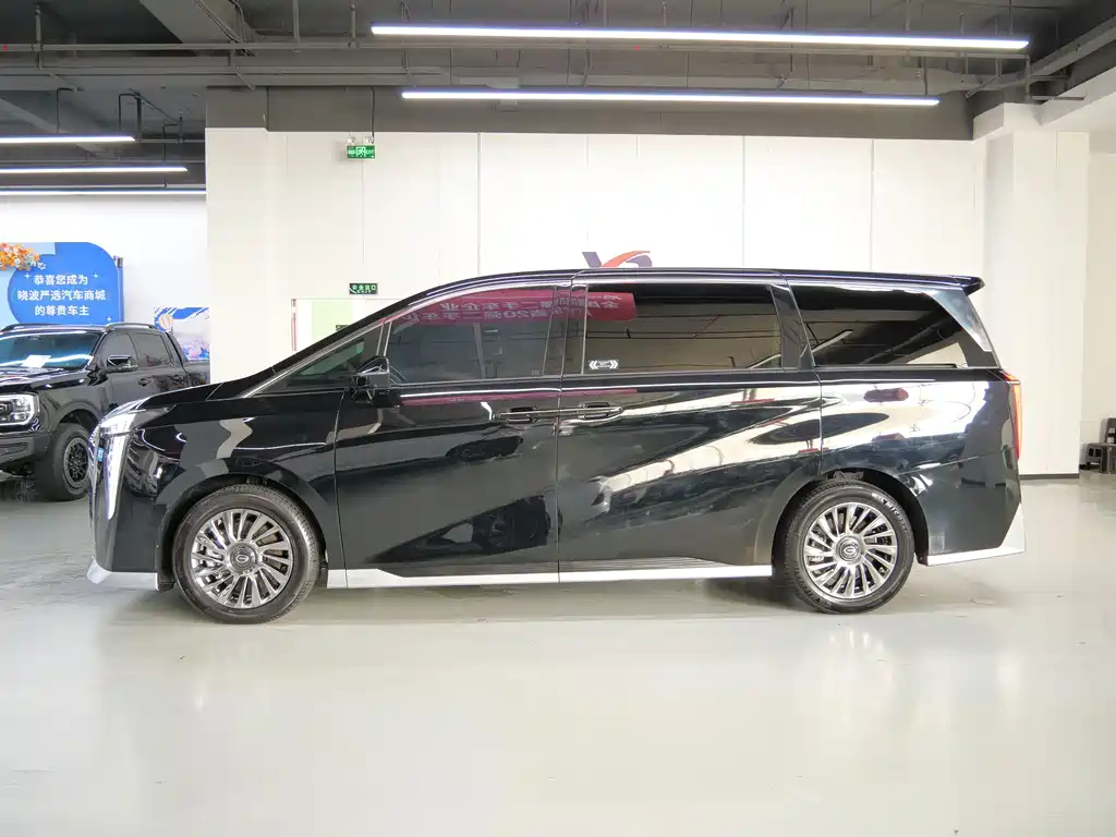 GAC Trumpchi GAC Trumpchi M8 2025 Grandmaster Super Hybrid 2026 - thumbnail 4