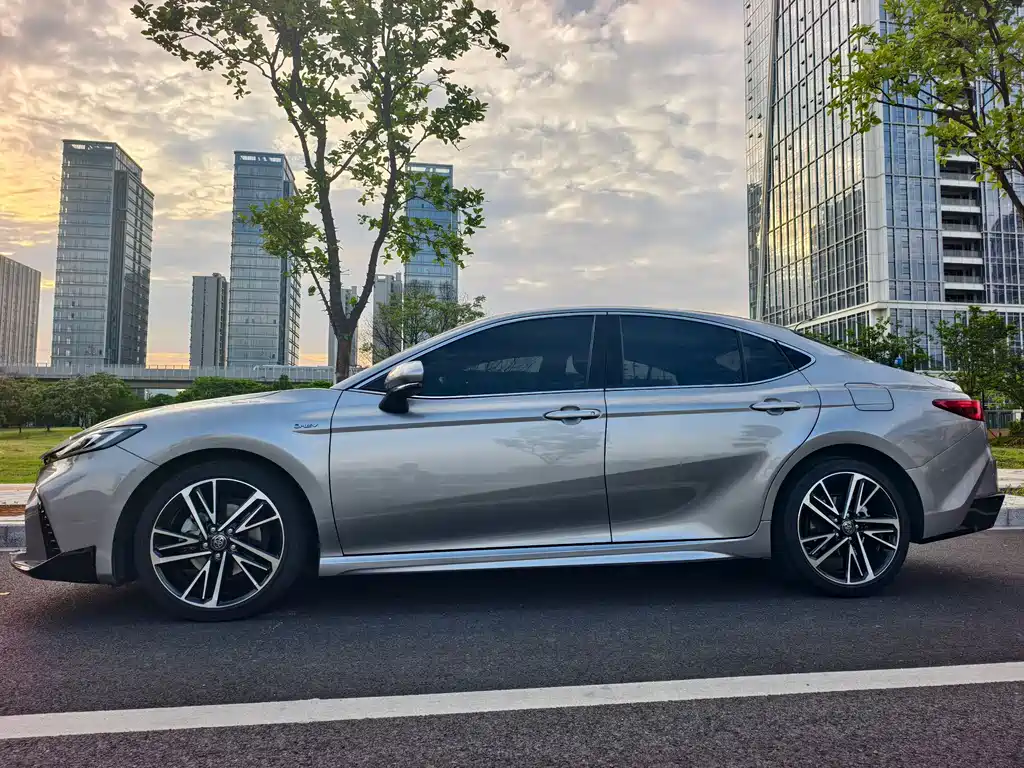 Toyota Camry 2026 Hybrid 2.0HXS Sport Plus 2025 - thumbnail 3