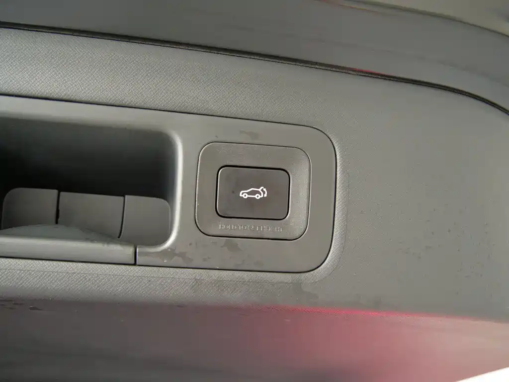 GAC Trumpchi GAC Trumpchi M8 2025 Grandmaster Super Hybrid 2026 - thumbnail 22