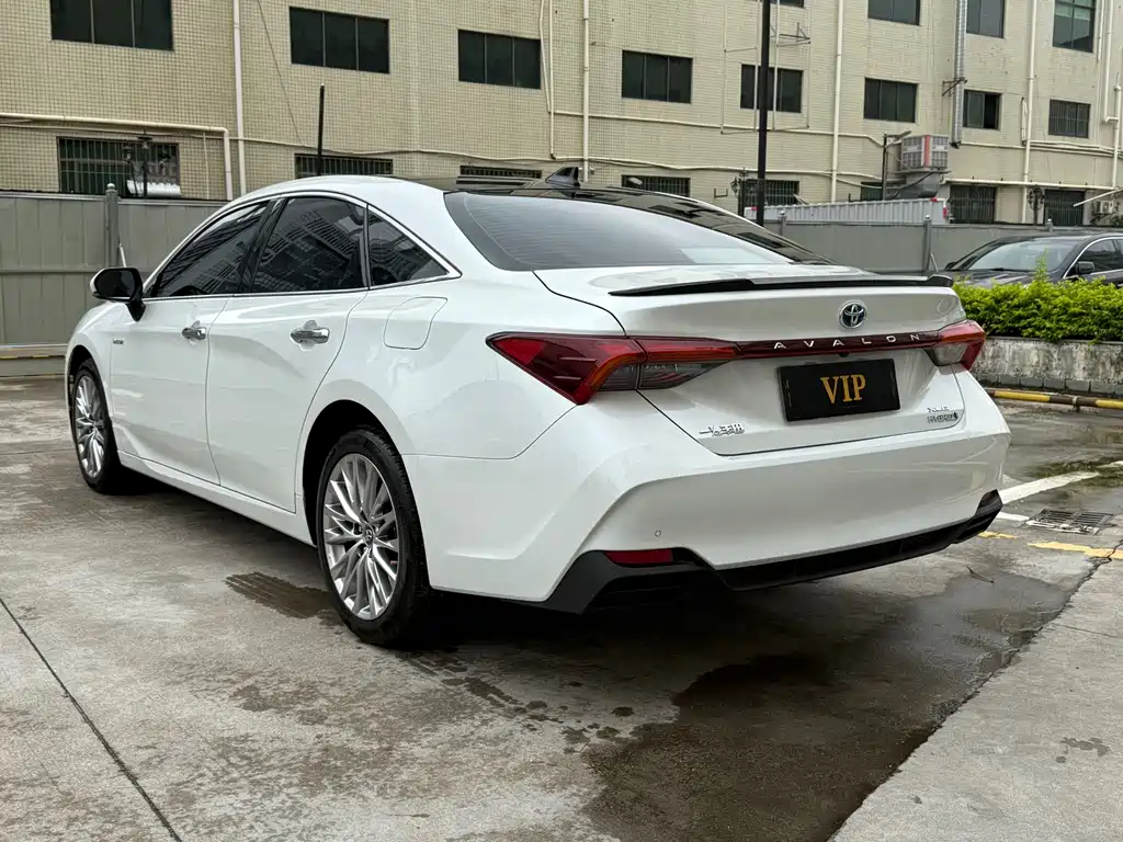 Toyota Avalon 2023 Hybrid 2.5L XLE Premium 2023 - thumbnail 4