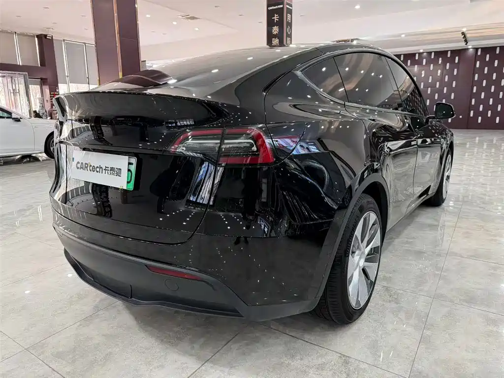 Tesla Model Y 2021 Standard Range RWD 2022 - thumbnail 4
