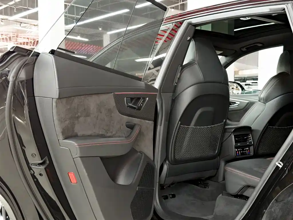 Audi Audi RS Q8 4.0T 2022 - thumbnail 15