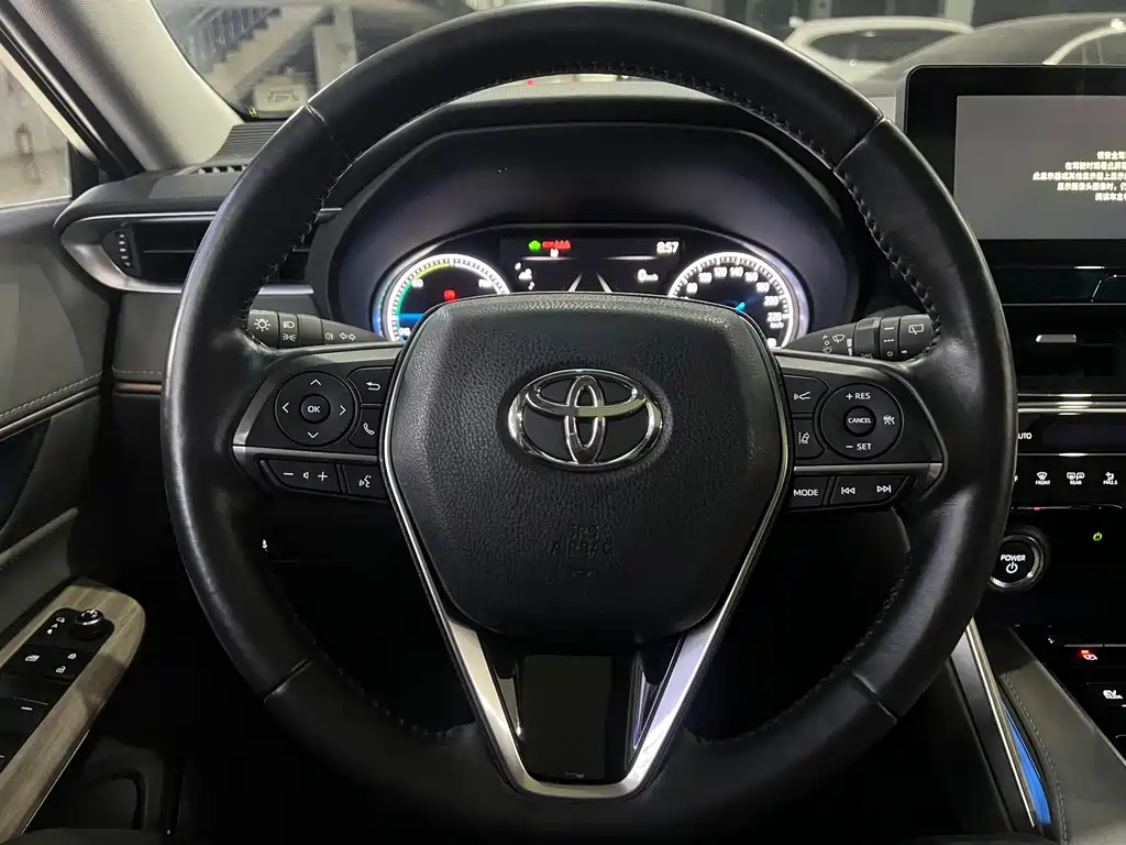 Toyota Toyota Harrier 2023 Hybrid 2.5L CVT 2WD Luxury 2024 - thumbnail 4