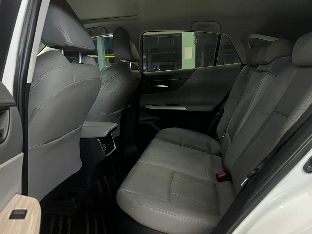 Toyota Toyota Harrier 2023 Hybrid 2.5L CVT 2WD Luxury 2024 - thumbnail 8