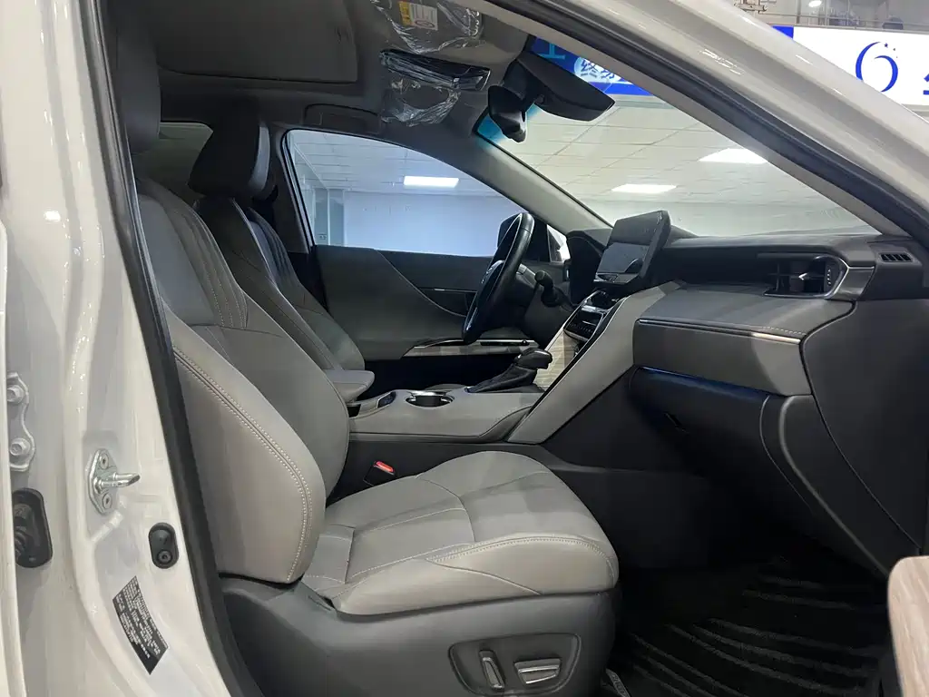 Toyota Toyota Harrier 2023 Hybrid 2.5L CVT 2WD Luxury 2024 - thumbnail 9