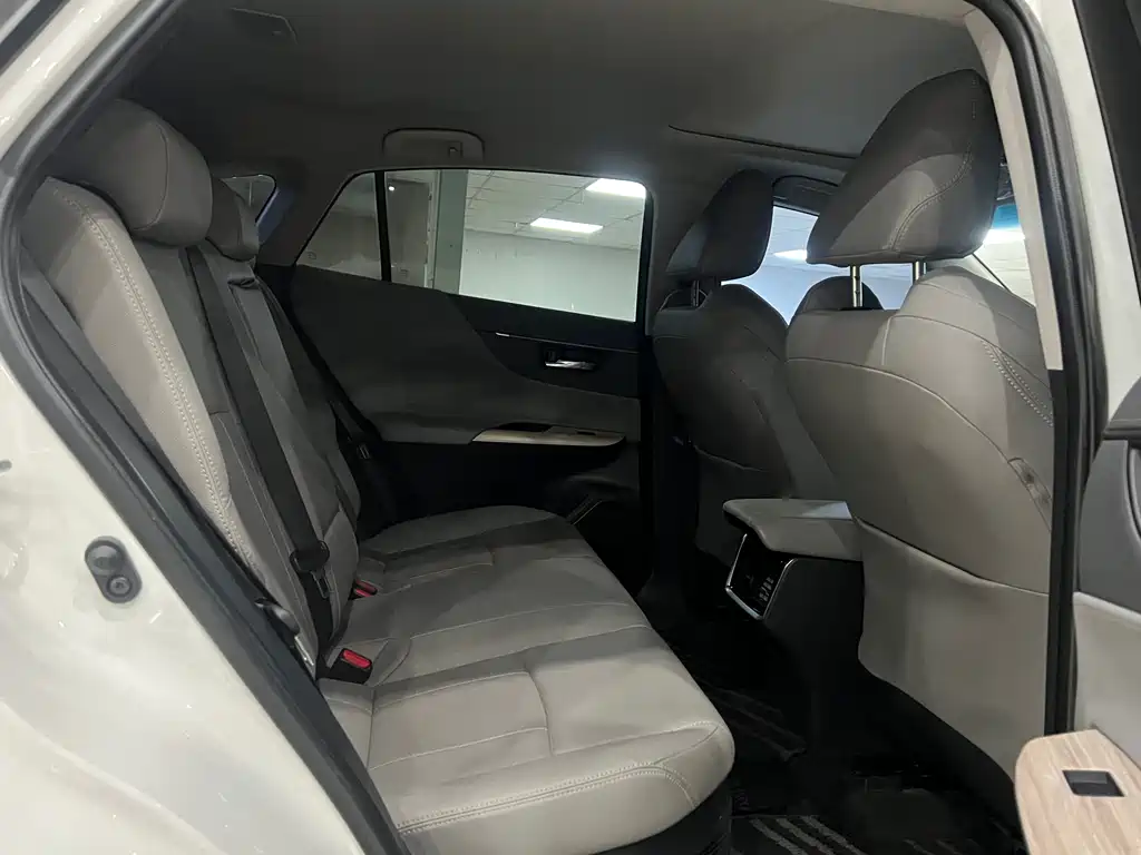 Toyota Toyota Harrier 2023 Hybrid 2.5L CVT 2WD Luxury 2024 - thumbnail 10