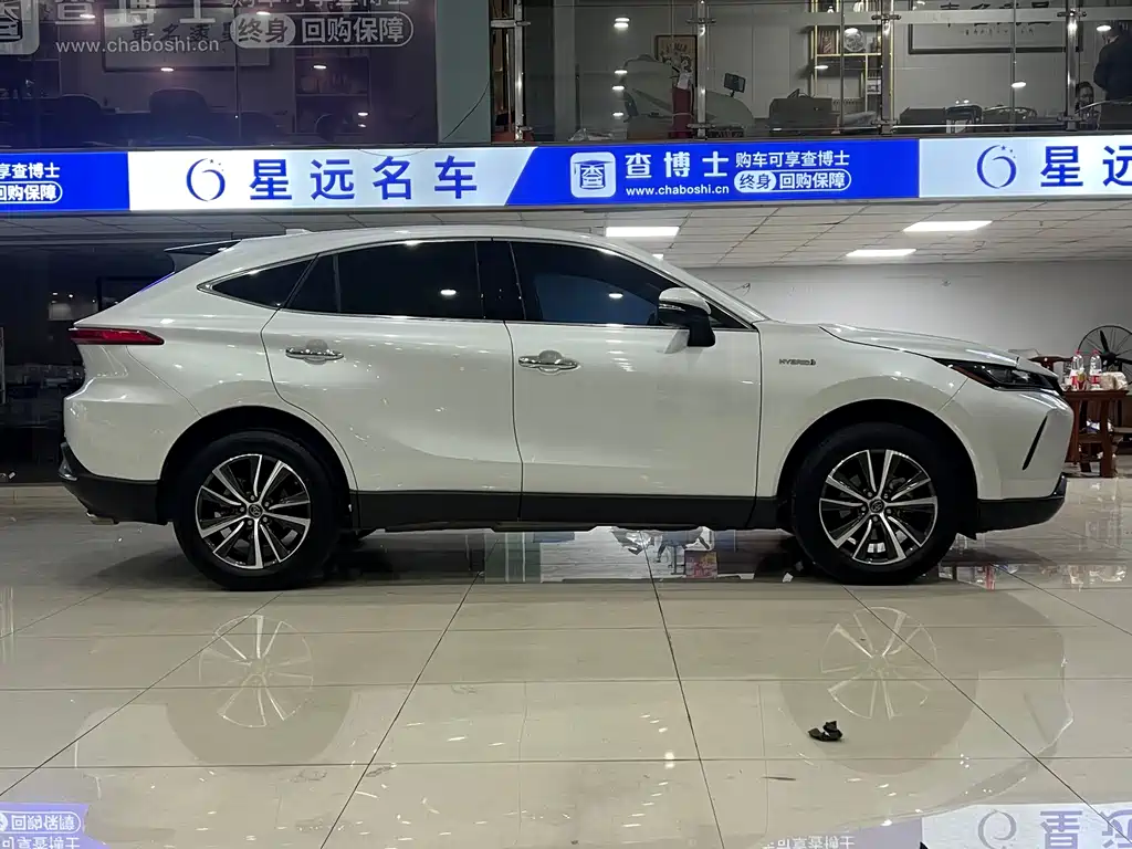 Toyota Toyota Harrier 2023 Hybrid 2.5L CVT 2WD Luxury 2024 - thumbnail 17
