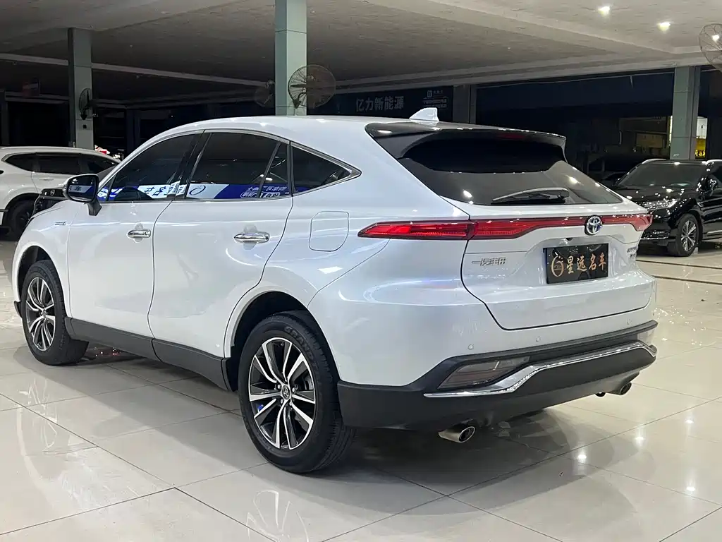 Toyota Toyota Harrier 2023 Hybrid 2.5L CVT 2WD Luxury 2024 - thumbnail 18