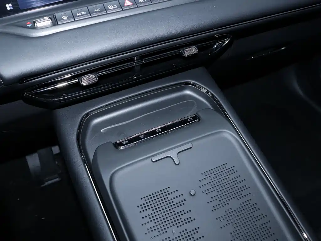 Voyah Voyah FREE 2025 318 318km RWD Touring Edition 2024 - thumbnail 10