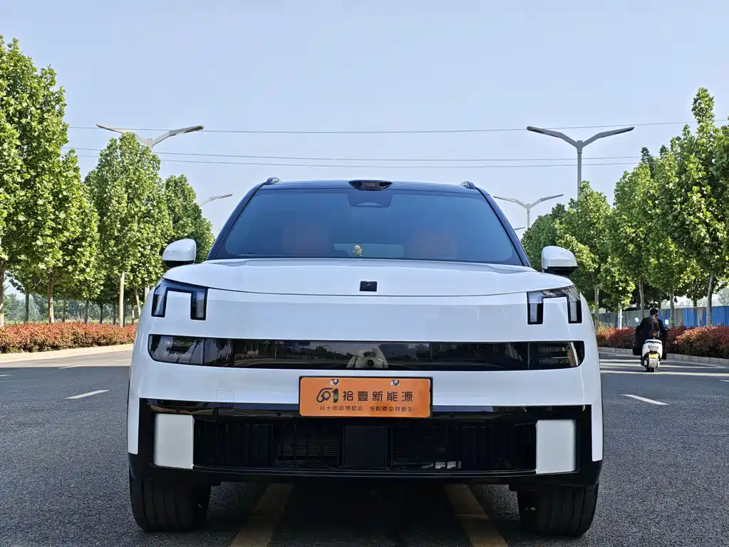 Lynk & Co Lynk & Co 900 2025 2.0T Ultra 6-Seater 2025 - thumbnail 2