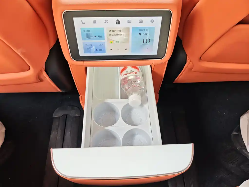 Lynk & Co Lynk & Co 900 2025 2.0T Ultra 6-Seater 2025 - thumbnail 9