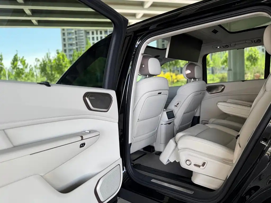 Lynk & Co Lynk & Co 900 2025 1.5T Ultra 6-Seater 2025 - thumbnail 18