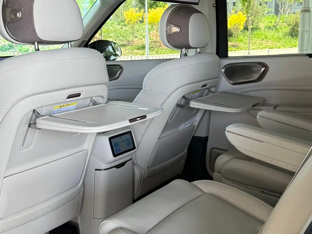 Lynk & Co Lynk & Co 900 2025 1.5T Ultra 6-Seater 2025 - thumbnail 26