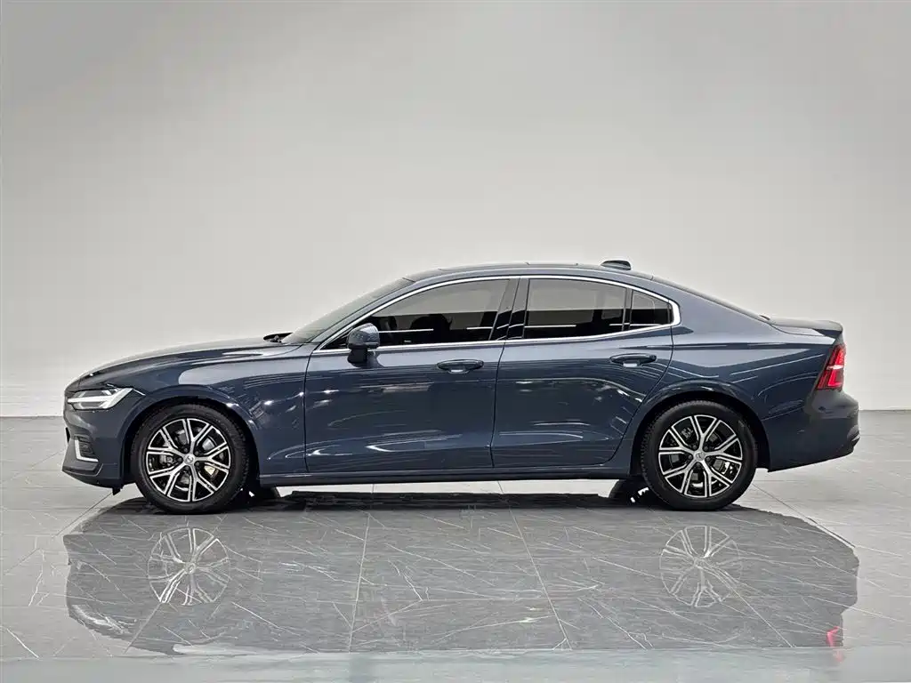 Volvo Volvo S60 B4 2023 - thumbnail 3