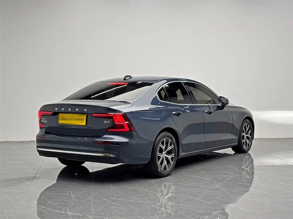 Volvo Volvo S60 B4 2023 - thumbnail 6