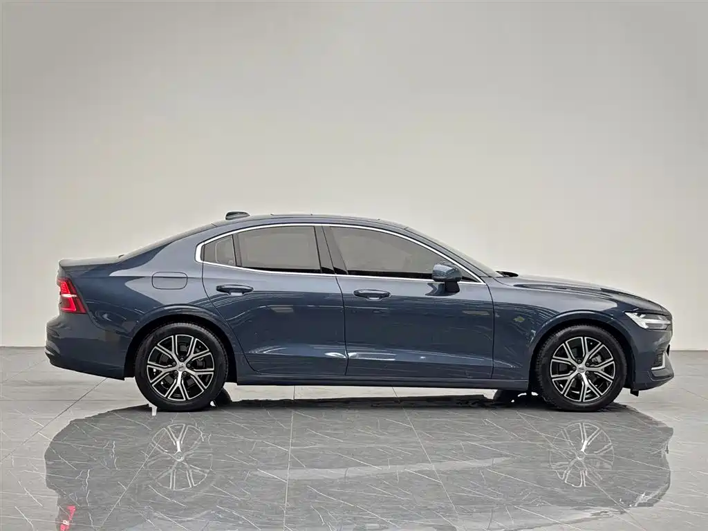Volvo Volvo S60 B4 2023 - thumbnail 7