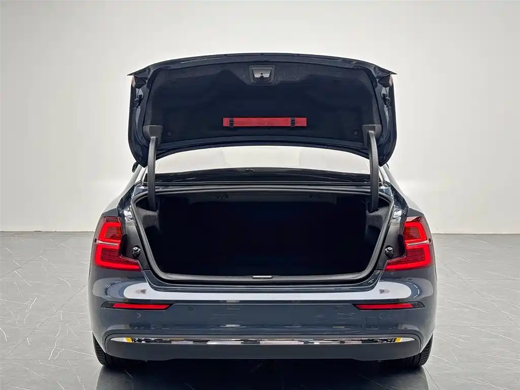 Volvo Volvo S60 B4 2023 - thumbnail 11